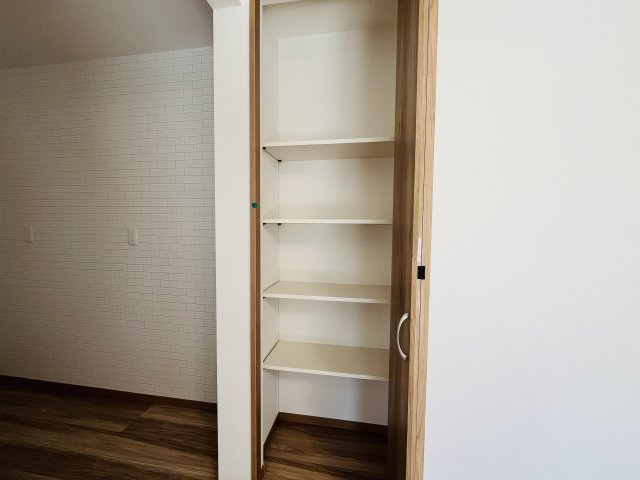 【収納】 | 熊谷市上之第９期　ワイウッドコート　新築戸建　全4棟　1号棟 | キッチンパントリー