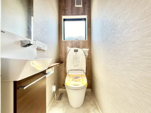 世田谷区桜上水3丁目　戸建　残2棟のトイレ|ウォシュレット付きのトイレはいつも快適！（E号棟）