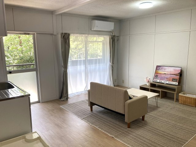 ドミールサニー君影の居間・リビング|開放感の有る明るいリビングスペース