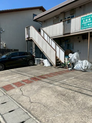 サニーハイツ北別府のエントランス