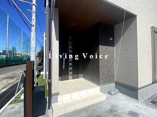 【エントランス】 | 【仲介手数料０円】茅ヶ崎市高田1丁目　新築一戸建て | 【仲介手数料０円】茅ヶ崎市高田1丁目　新築一戸建て