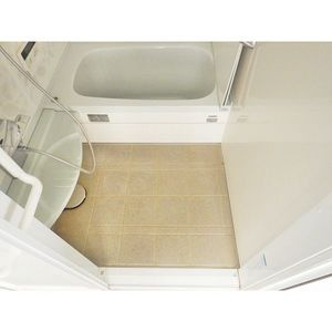 落合町貸家の浴室