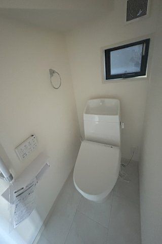 和泉市伏屋町1丁目新築戸建7号棟のトイレ|1階トイレ