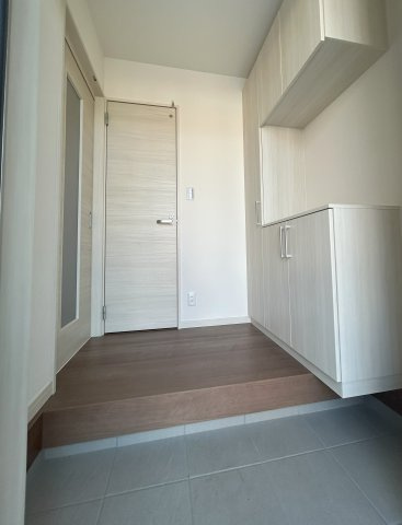 和泉市伏屋町1丁目新築戸建7号棟の玄関|玄関スペース