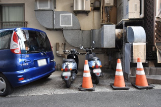 【駐車場】 | バイク置き場。空き区画の有無や駐輪料金、サイズおよび排気量規定などについては、改めてお問い合わせください。～即日のご見学可能～　お問合せはお気軽にどうぞ。
