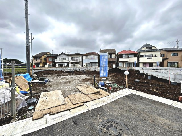 狭山市北入曽・全4棟　新築一戸建　3号棟　～広々49坪以上～の前面道路含む現地写真|建築中写真　2025年5月12日撮影