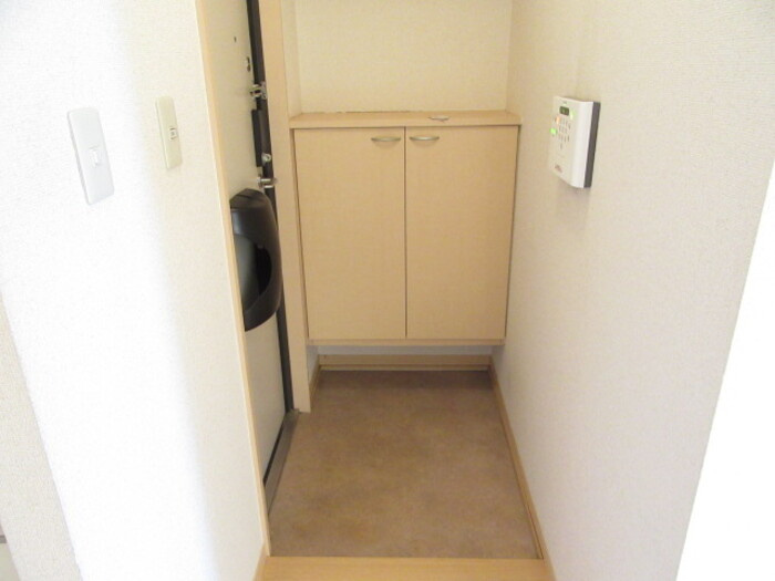 カーサ梨野　Aの玄関|別部屋写真です。