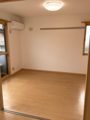 カーサ梨野　Aの居間・リビング|別部屋写真です。