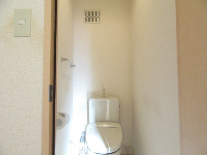 カーサ梨野　Aのトイレ|別部屋写真です。