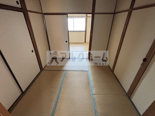 柏原市玉手町のアパートの和室