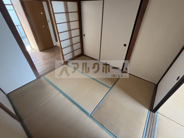 柏原市玉手町のアパートの和室