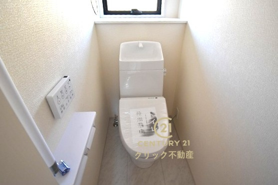 リーブルガーデン  笠間駅前　1期　4のトイレ|１階と２階、２ヶ所に清潔なトイレ。
毎日使う空間と機能だから、いつまでも清潔なスペースであってほしいのがトイレです。