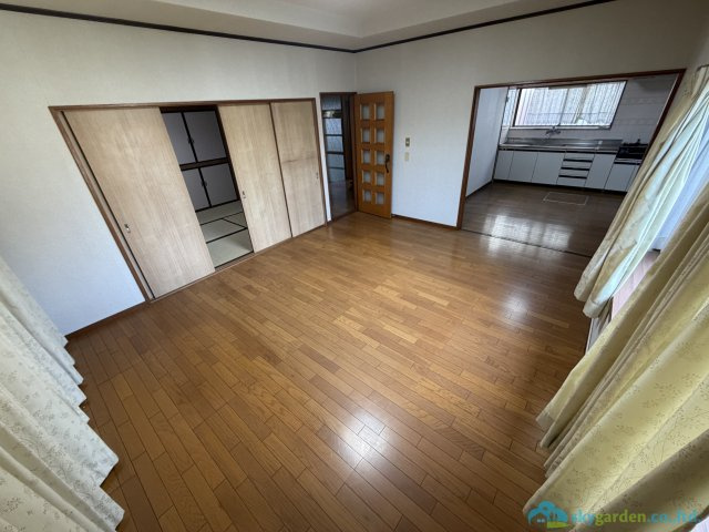 厚木市長谷　中古戸建の居間・リビング