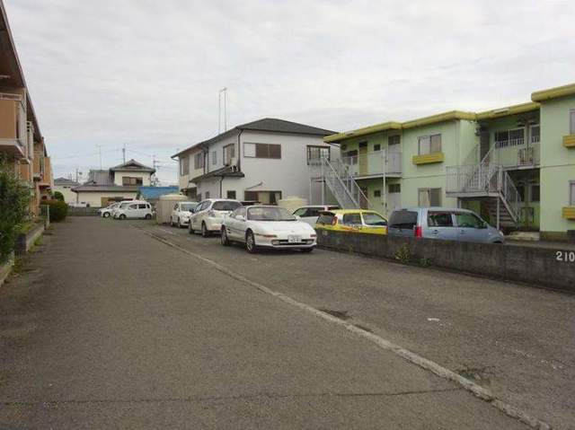 ビューラー広﨑Ⅱの駐車場