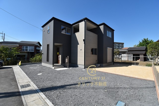 リーブルガーデン  笠間駅前　1期　6の駐車場|駐車場は十分なスペース。ご家族それぞれが車をご所有の場合や、来客の際も安心です。
内覧可能です。ご予約はHPから、またお電話でもお気軽にどうぞ。