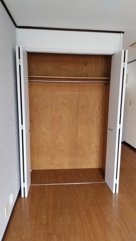 小金井市梶野町１丁目のアパートの収納