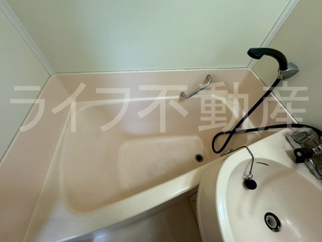 八戸ノ里グリーンハイツの浴室|日々の暮らしに欠かせないお風呂です