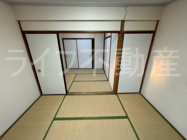 八戸ノ里グリーンハイツの和室|フローリングだけでなく、和室もあります