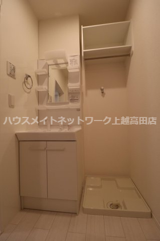 ヴィラ ラピスラズリの独立洗面台|洗髪洗面化粧台