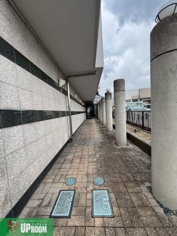 プリミエール勝川2の駐車場