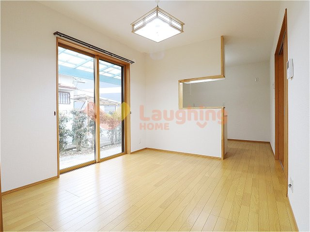 野中町徳瀬貸家の居間・リビング|おしゃれなリビングです