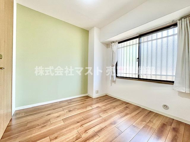 ディオフェルティ石切の洋室