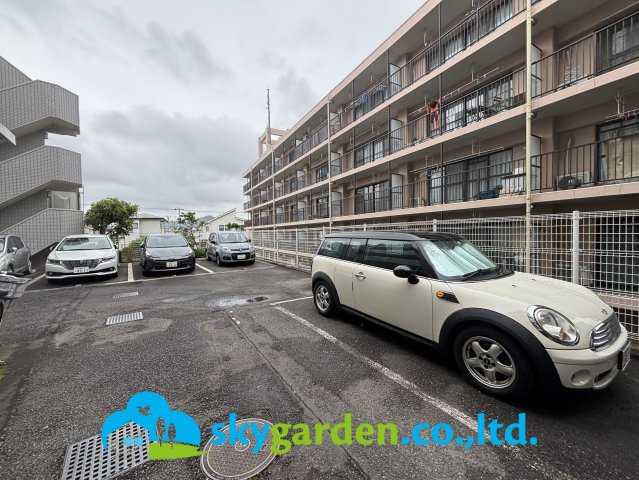 クリオ平塚松風壱番館の駐車場