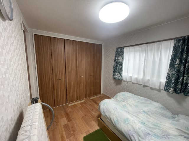 鏡町貝洲　築浅売物件の洋室