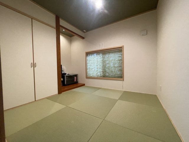 鏡町貝洲　築浅売物件の和室