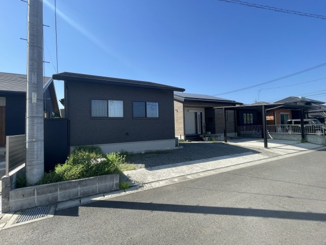 鏡町貝洲　築浅売物件の外観