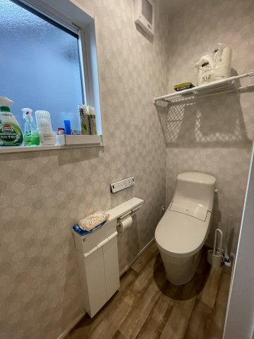 鏡町貝洲　築浅売物件のトイレ