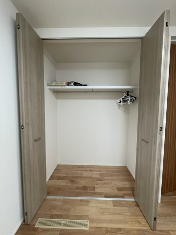 鏡町貝洲　築浅売物件の収納