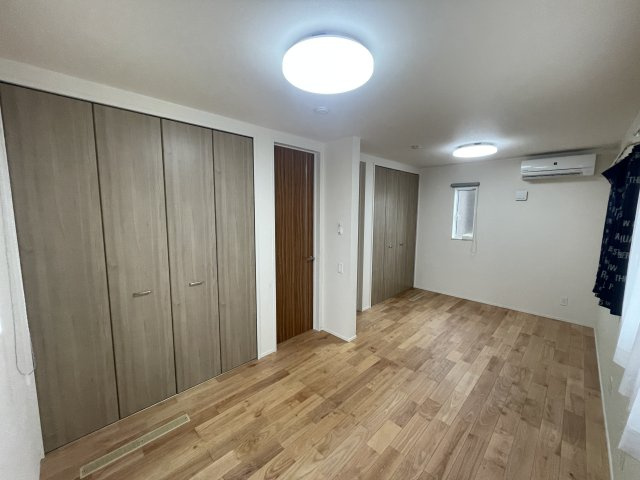 鏡町貝洲　築浅売物件の洋室