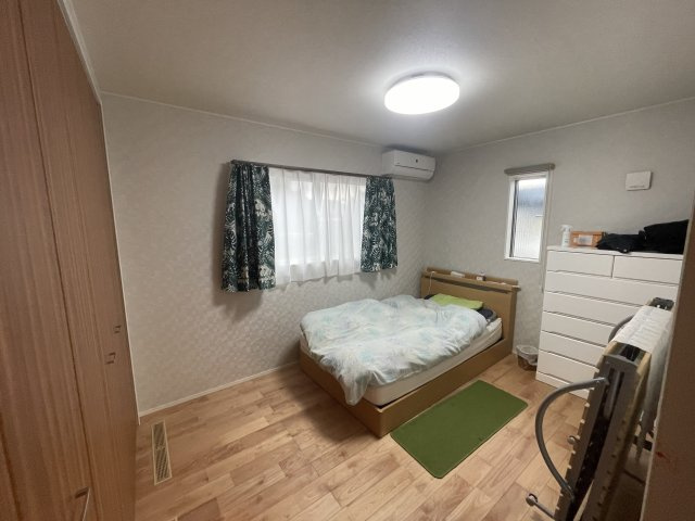 鏡町貝洲　築浅売物件の洋室