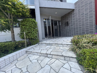 【エントランス】