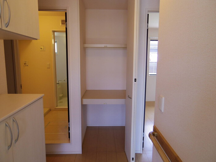 プラート Aの収納|廊下収納