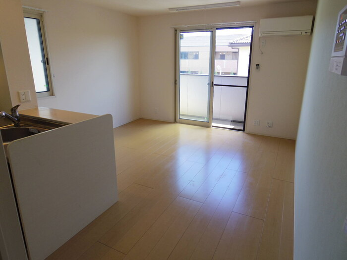 プラート Aの居間・リビング|リビング