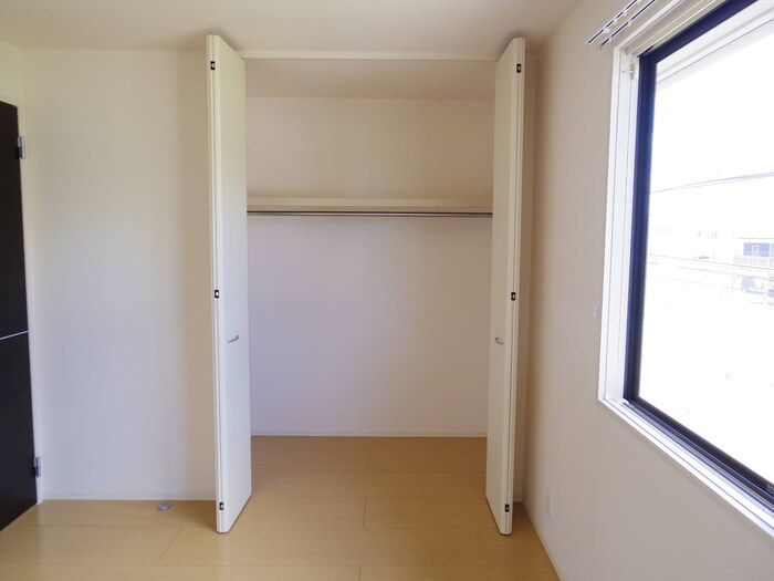 プラート Aの収納|クローゼット