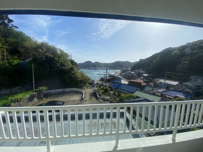 【バルコニー】 | 【民泊可！】勝浦市松部   3階建