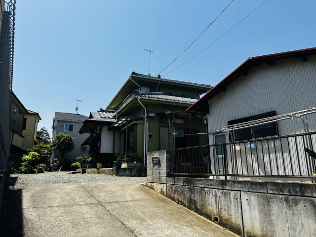 平塚市公所　敷地広々和風建築の中古戸建の外観
