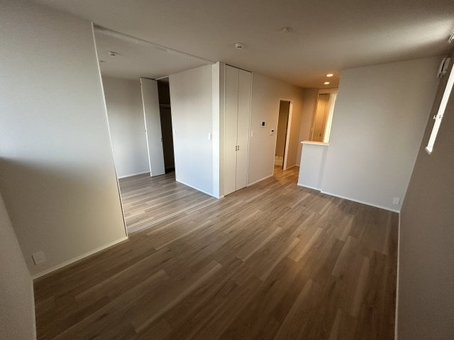 ホワイトメゾン西宮中島の居間・リビング