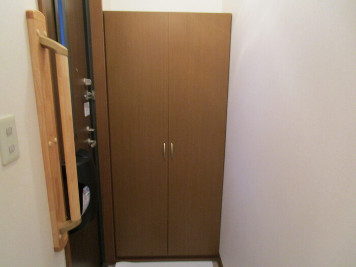 コンフォール竹松Ⅲ棟の玄関|※室内画像は別号室のもの