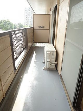 ドムールT’s1のバルコニー|お洗濯にも便利なバルコニー付き