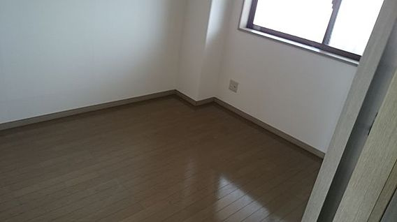 ドムールT’s1の寝室|落ち着いて過ごせるお部屋なので、寝室にいかがでしょうか