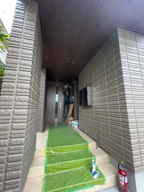 ヴィラ北鎌倉のエントランス