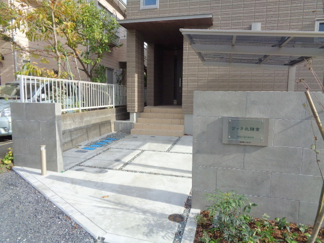 ヴィラ北鎌倉のエントランス