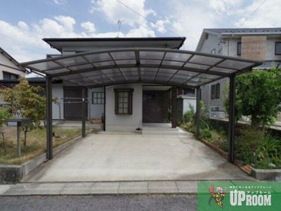 神屋町戸建貸家の駐車場