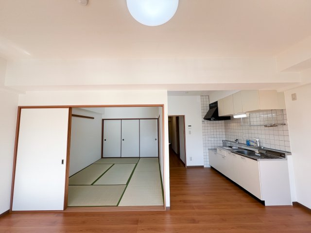 サンハイツ上町（１）の居間・リビング