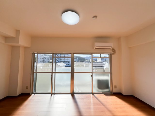 サンハイツ上町（１）の居間・リビング