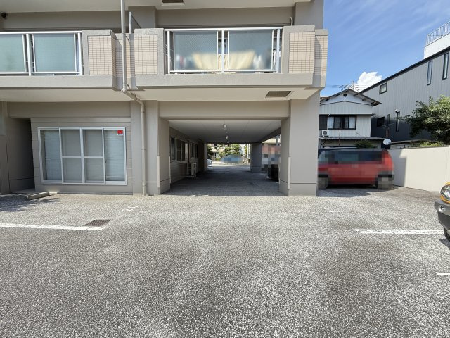 サンハイツ上町（１）の駐車場